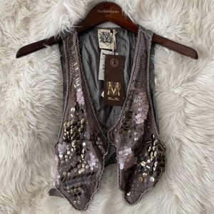 BUCKLE VEST w/ details